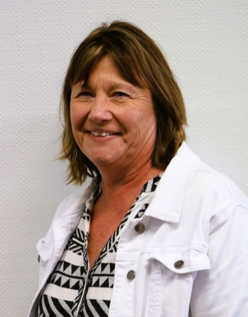 Julie McElhinney - Aurora College